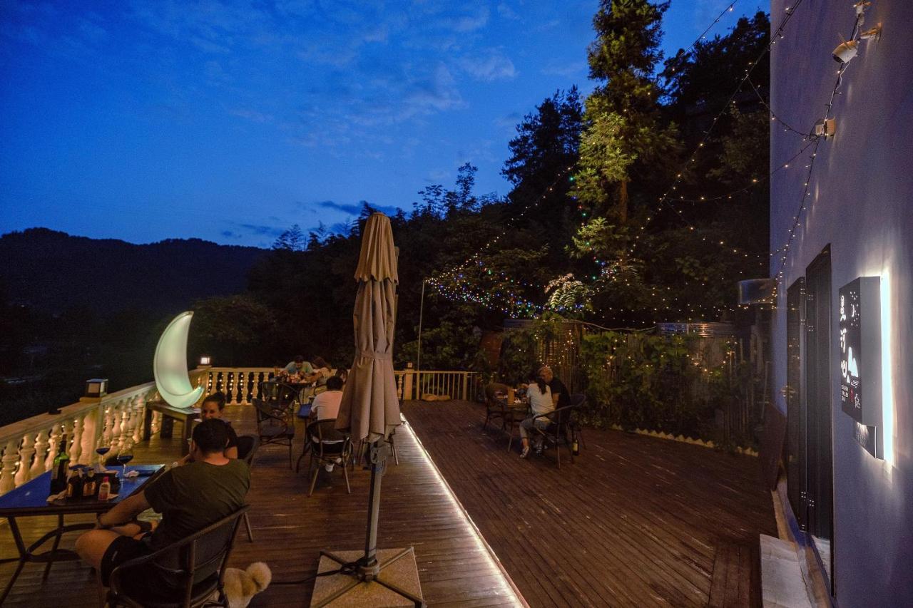 Whispering Mountains Boutique Hotel Zhangjiajie Exterior foto